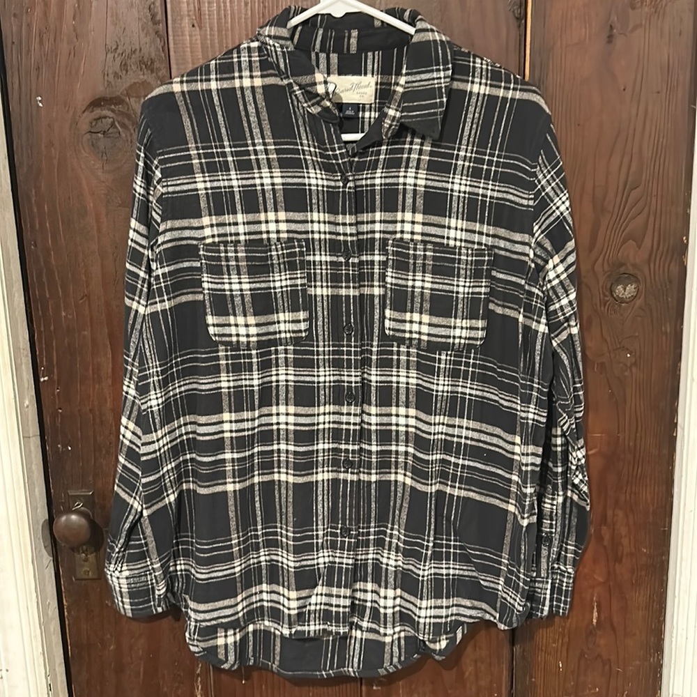 Universal thread size small flannel men’s dress shirt plaid (S20)